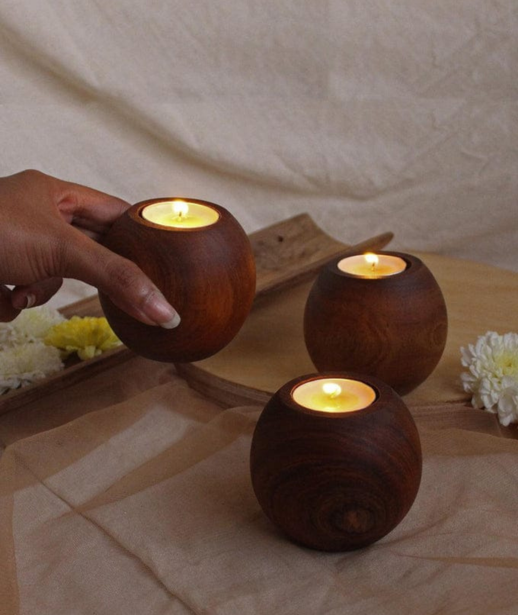 Modern Sphere Shaped Wooden Candle Holder (Set of 3)