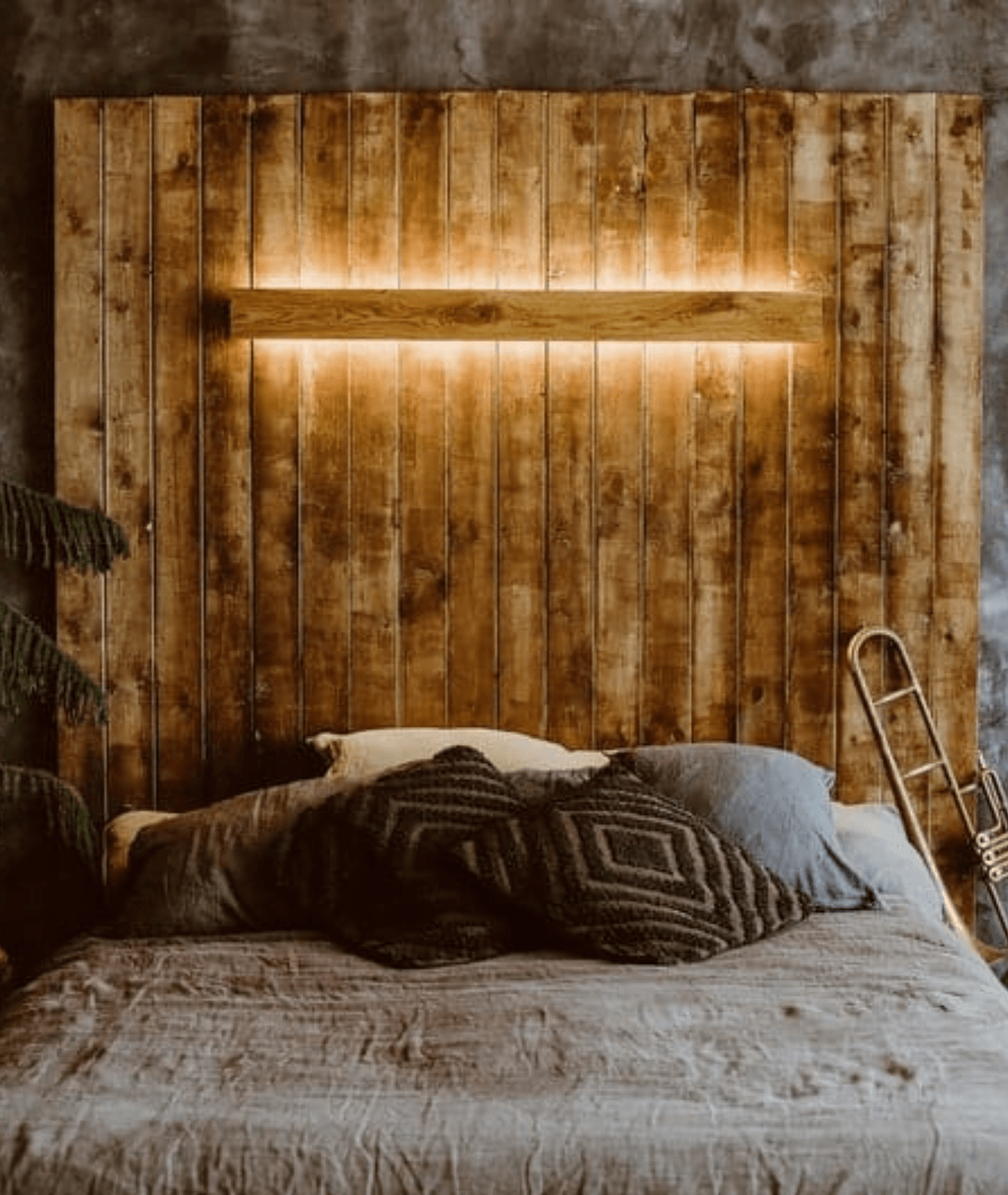 Handcrafted Linear Wall Lamp